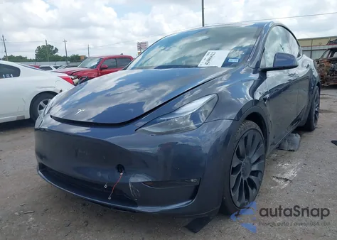 2022 Tesla Model Y Performance Dual Motor All-Wheel Drive z USA, uszkodzony, nr VIN 7SAYGDEF2NF454099